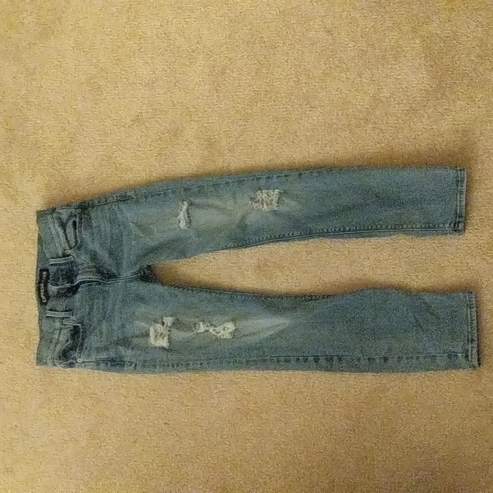 Ripped skinny jeans